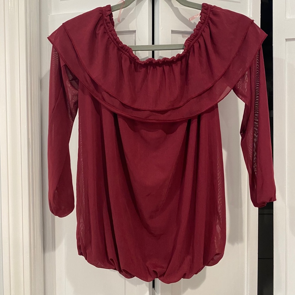 Off the shoulder longs sleeve
